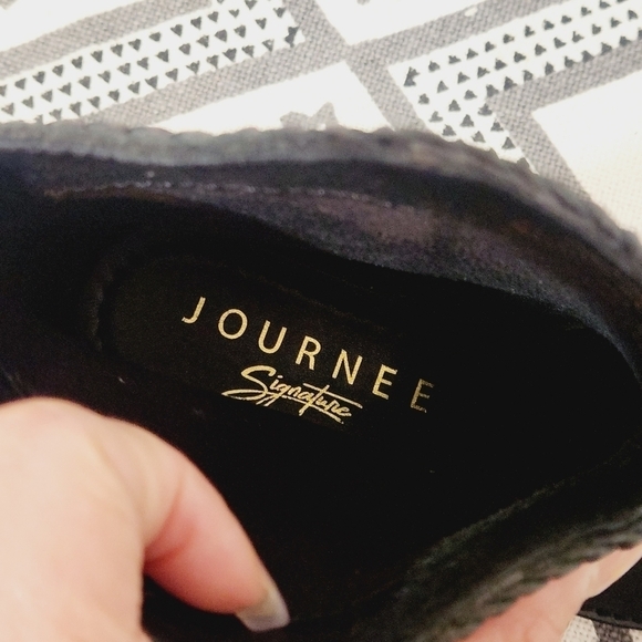 JOURNEE Collection Womens Carmela Black Leather Ankle Ankle Boots Size 6 - Picture 8 of 11